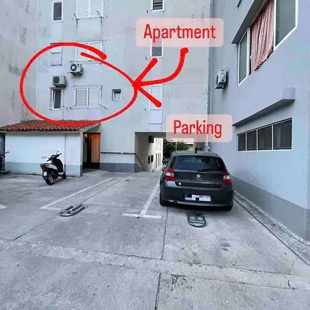 Nino Makarska-besplatan Parking Makarska