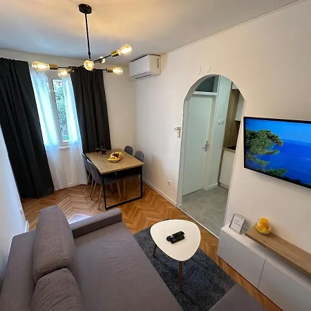 Apartman Nino Makarska-besplatan Parking Makarska
