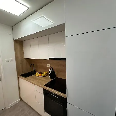 Nino Makarska-besplatan Parking Makarska