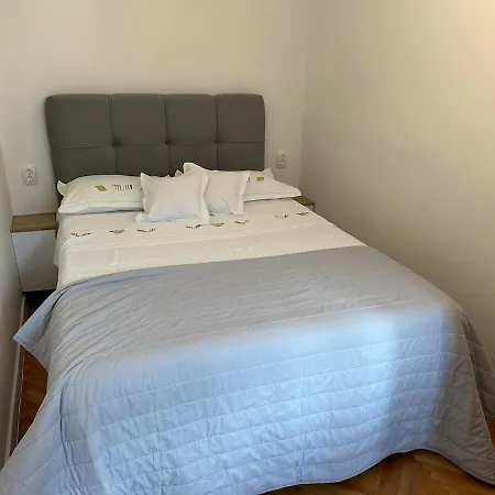 Apartment Nino Makarska-besplatan Parking